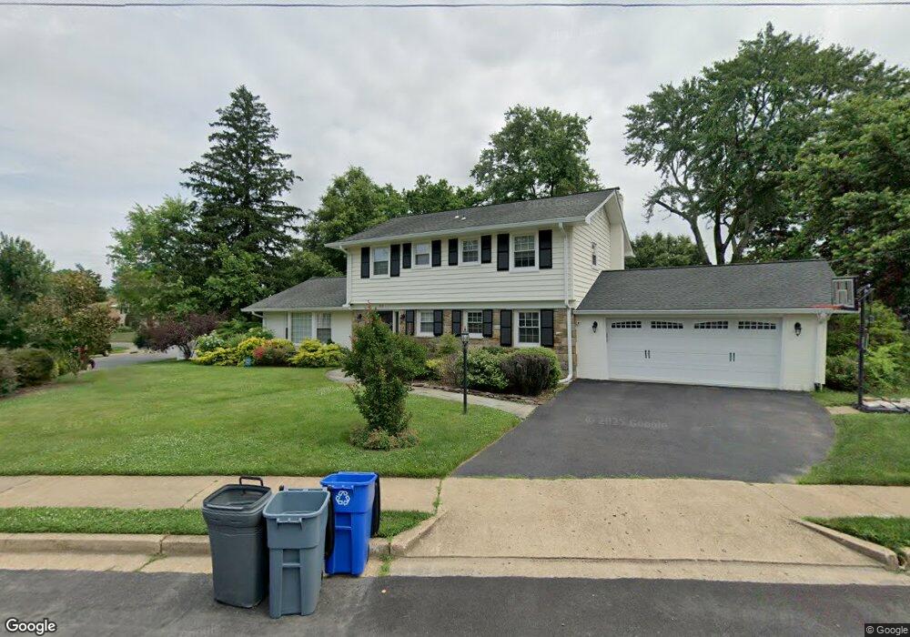 917 Country Club Dr NE, Vienna, VA 22180 - photo 1