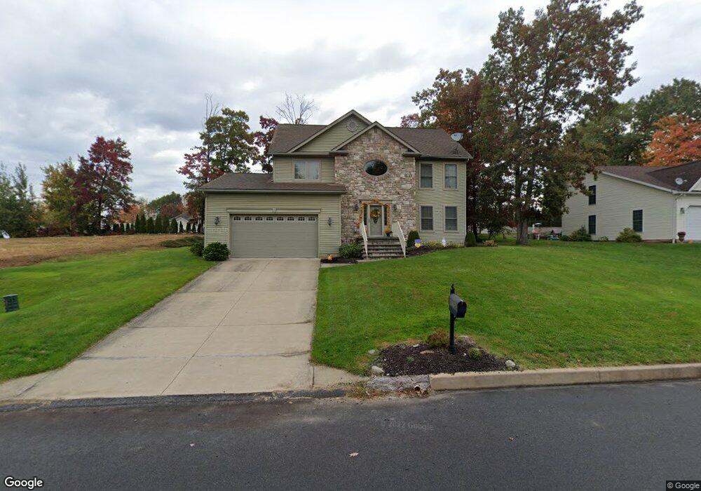 110 S Acorn Hill Dr, Olyphant, PA 18447 - photo 1