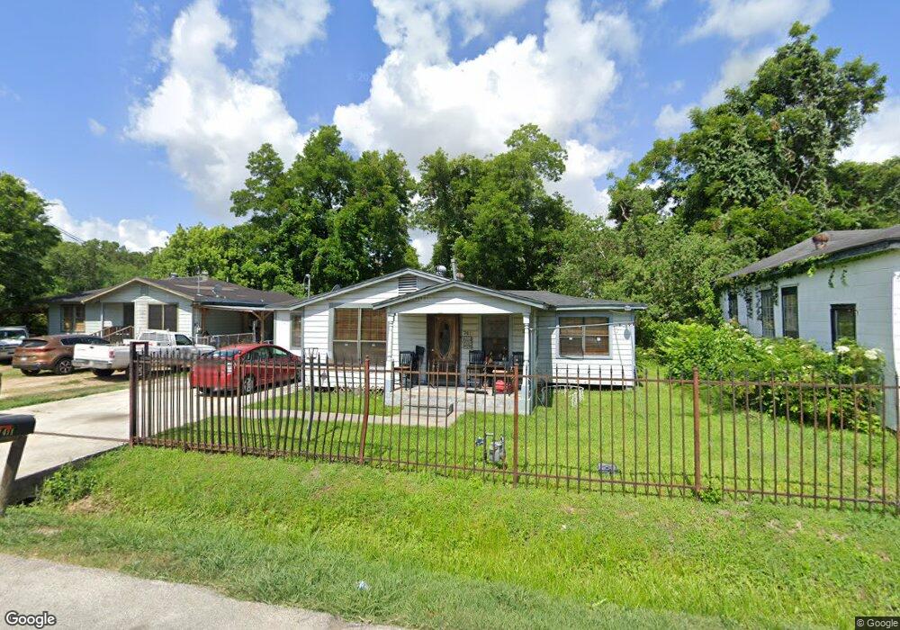 7411 Dyer St, Houston, TX 77088 - photo 1