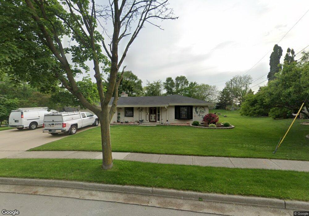 1922 Rambling Rose Rd, Waukesha, WI 53186 - photo 1