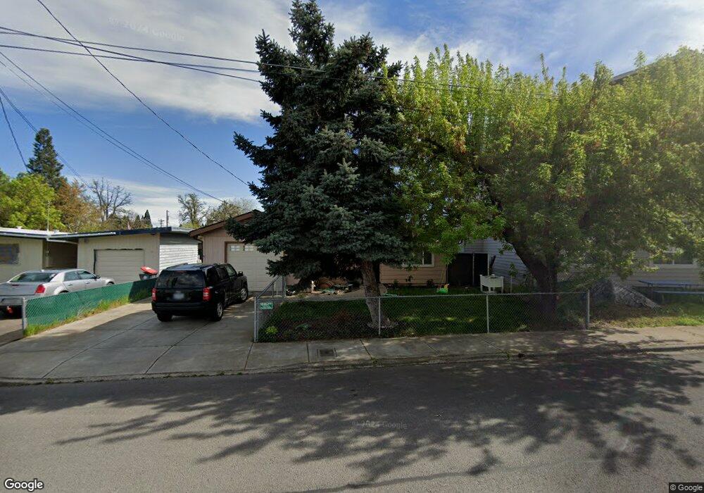 1010 Oak St, Central Point, OR 97502 - photo 1