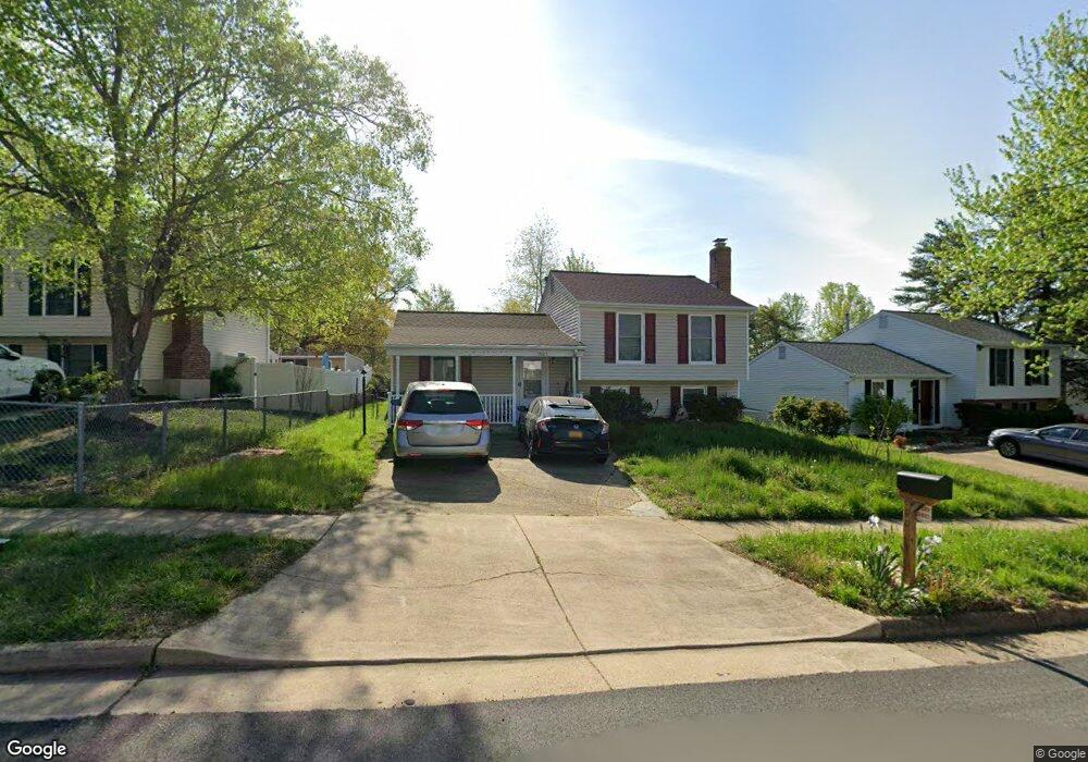 9003 Dolsie Grove Dr, Lorton, VA 22079 - photo 1