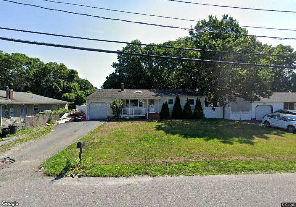 21 Johns Neck Rd, Shirley, NY 11967 - photo 1