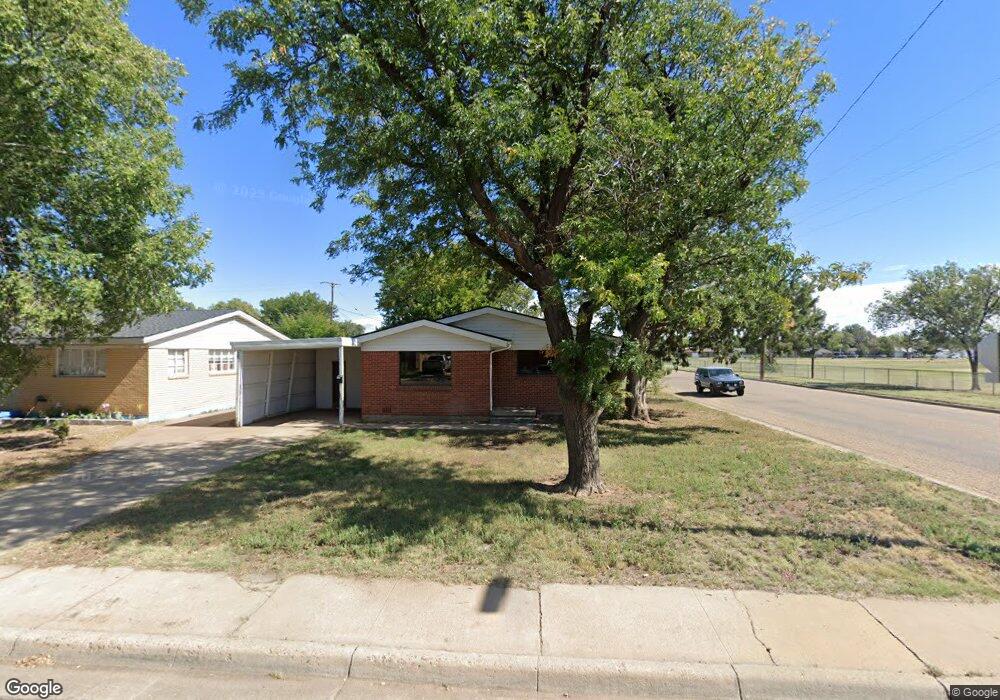 400 Oak Ave, Dumas, TX 79029 - photo 1