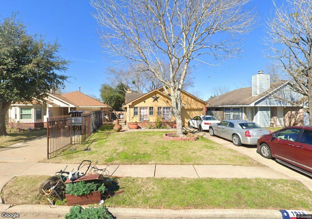 1916 Pine Dr, Rosenberg, TX 77471 - photo 1