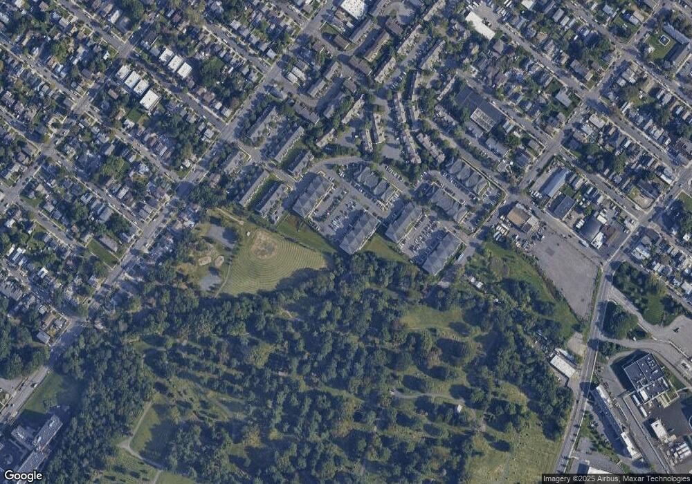 918 Cedar Ct, New Brunswick, NJ 08901 - photo 1