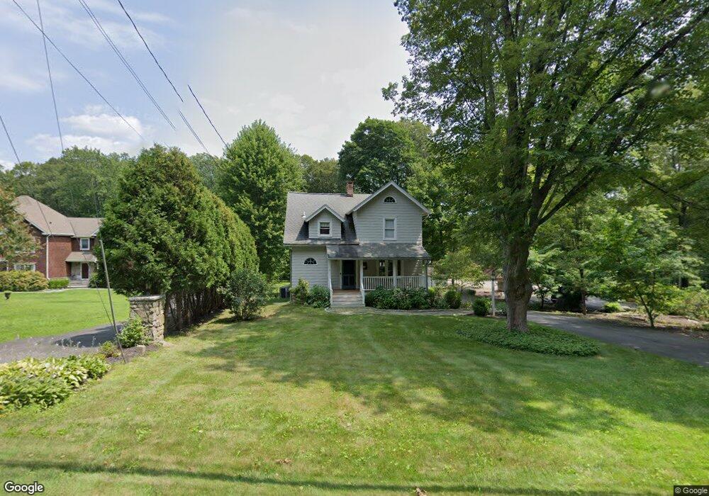 210 Wilton Rd W, Ridgefield, CT 06877 - photo 1