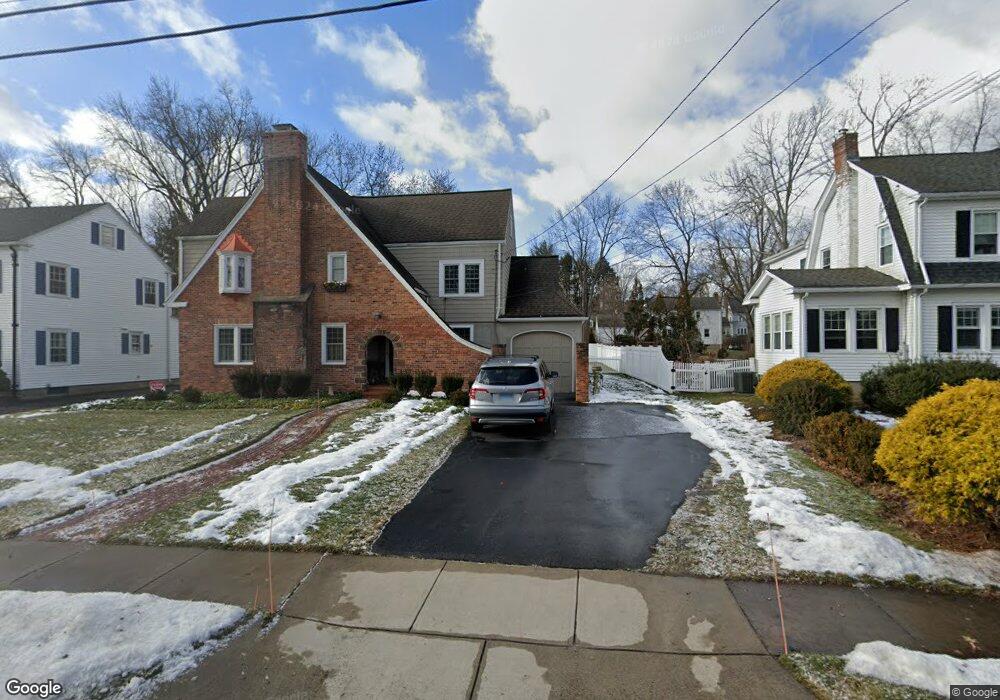 73 Newport Ave, West Hartford, CT 06107 - photo 1