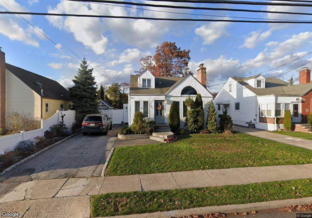 341 Oceanside Pkwy, Oceanside, NY 11572 - photo 1