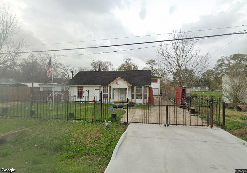 228 Basswood St, Houston, TX 77022 - photo 1