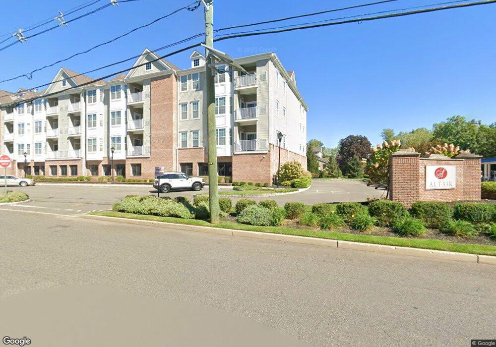 513 Bushes Ln, Elmwood Park, NJ 07407 - photo 1