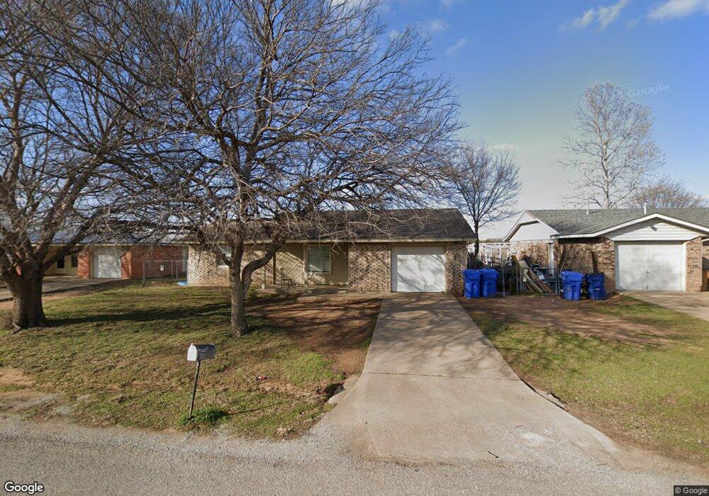 1021 W E Ave, Cache, OK 73527 - photo 1