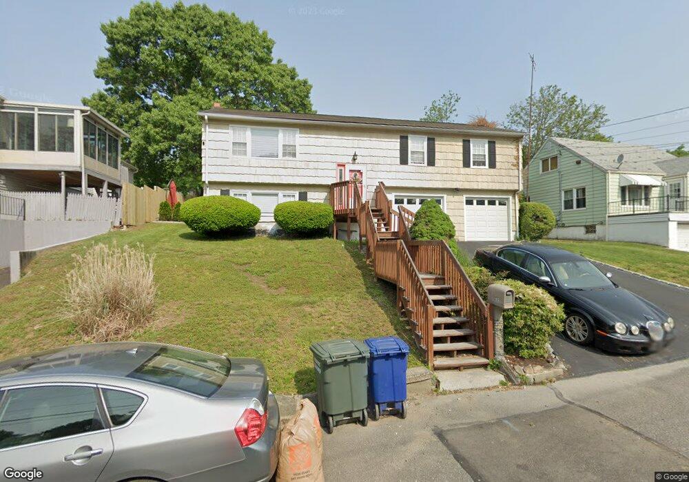 103 Hillcrest Rd, Bridgeport, CT 06606 - photo 1