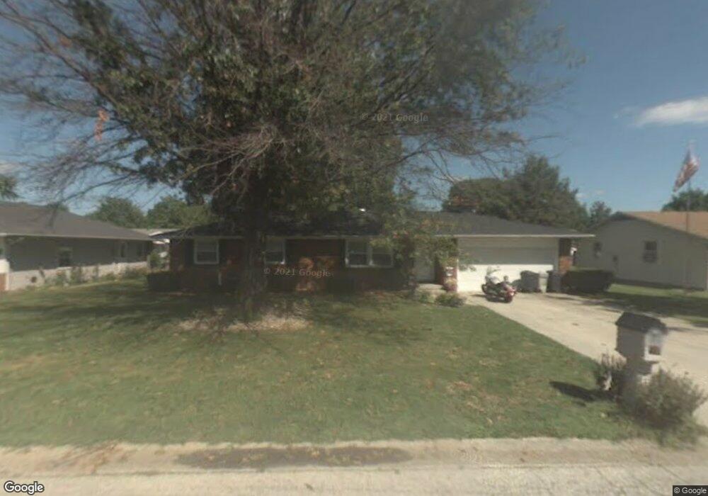 906 Flamingo Ave, Effingham, IL 62401 - photo 1