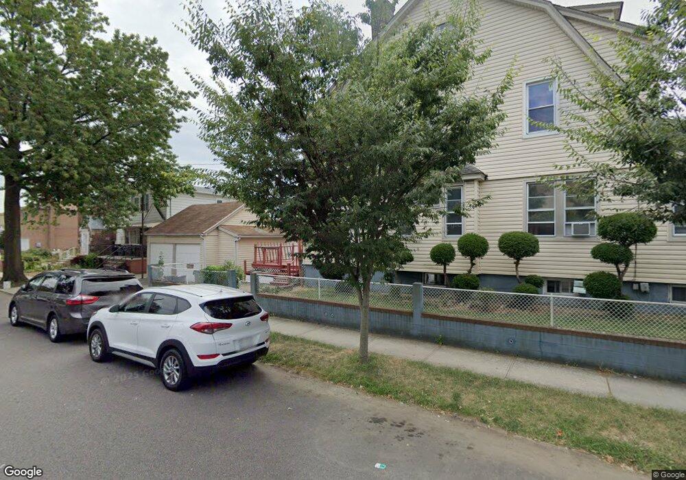 6209 138th St, Flushing, NY 11367 - photo 1