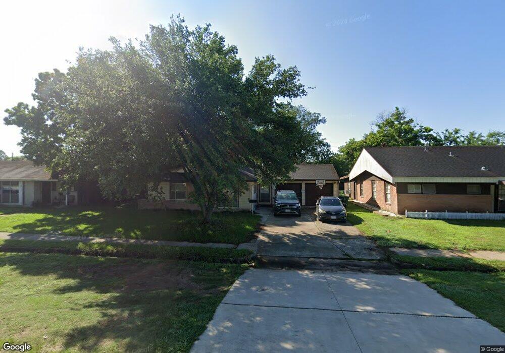 10330 Kingspoint Rd, Houston, TX 77075 - photo 1