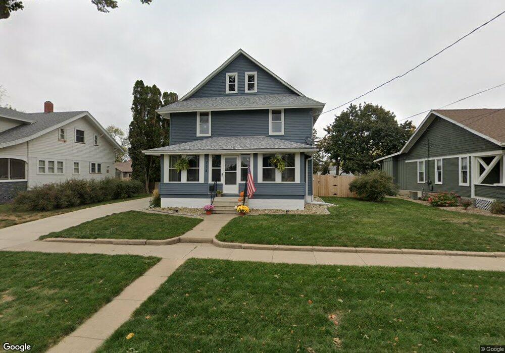 714 S 6th Ave W, Newton, IA 50208 - photo 1