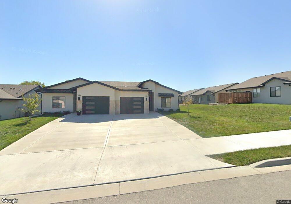 201 E Pine St, Raymore, MO 64083 - photo 1