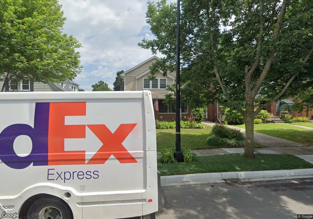 290 Kerby Rd, Grosse Pointe Farms, MI 48236 - photo 1