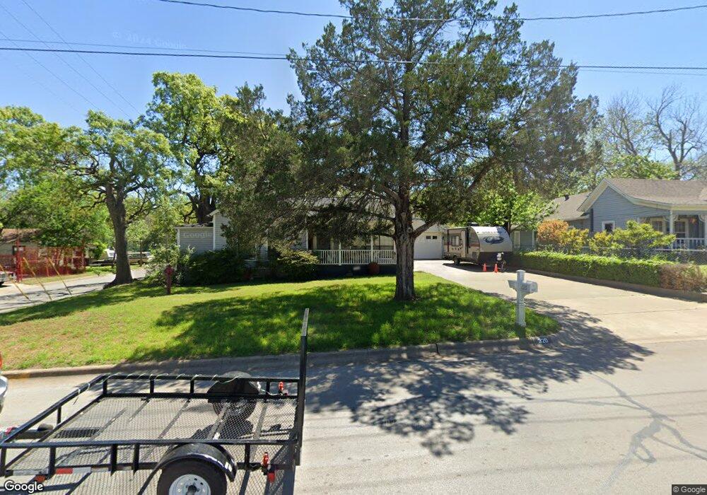 320 E Lee Ave, Weatherford, TX 76086 - photo 1