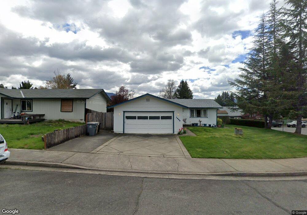 1003 NE Primrose Place, Grants Pass, OR 97526 - photo 1