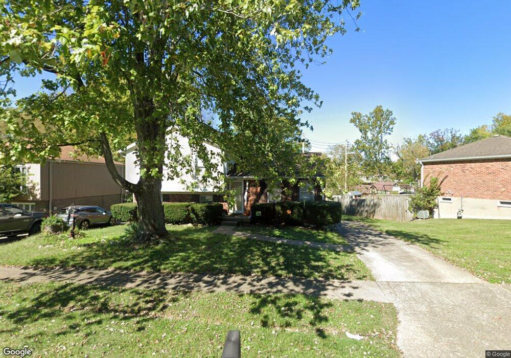 8000 Rochelle Rd, Louisville, KY 40228 - photo 1