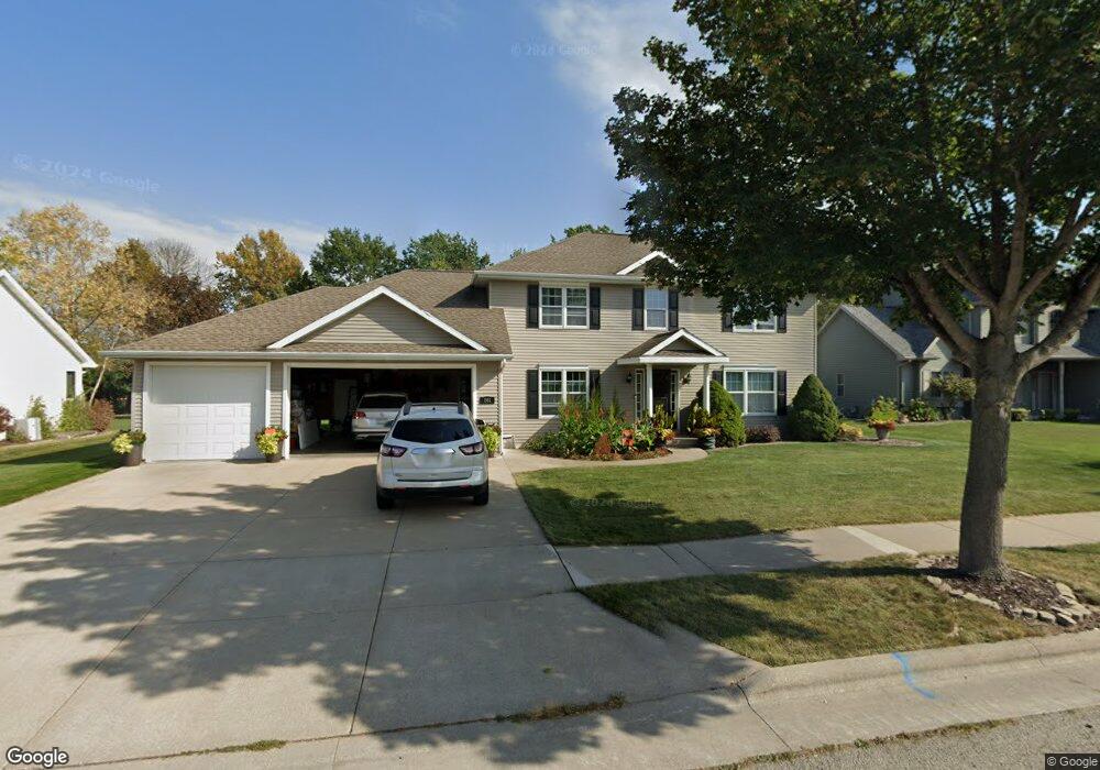 201 Hidden Ridges Way, Combined Locks, WI 54113 - photo 1