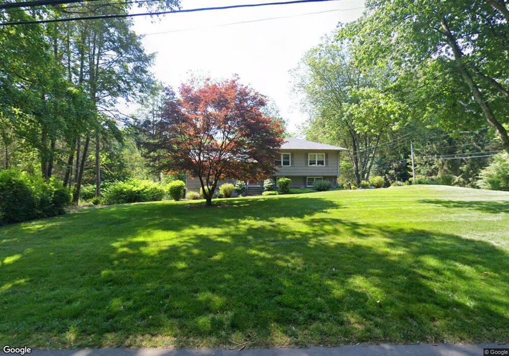 637 Cedar Rd, Southport, CT 06890 - photo 1