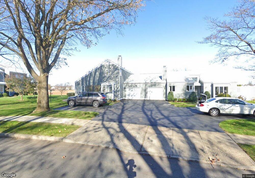 200 Salt Meadow Rd, Fairfield, CT 06824 - photo 1