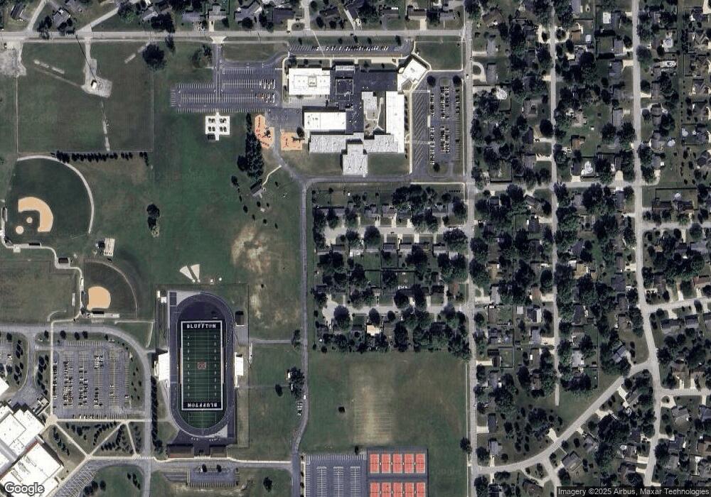 1114 Honeysuckle Ln, Bluffton, IN 46714 - photo 1