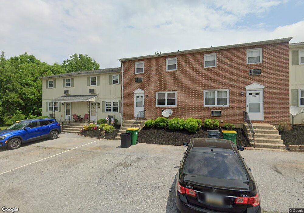 1087 Pine Grove Cir, Allentown, PA 18106 - photo 1