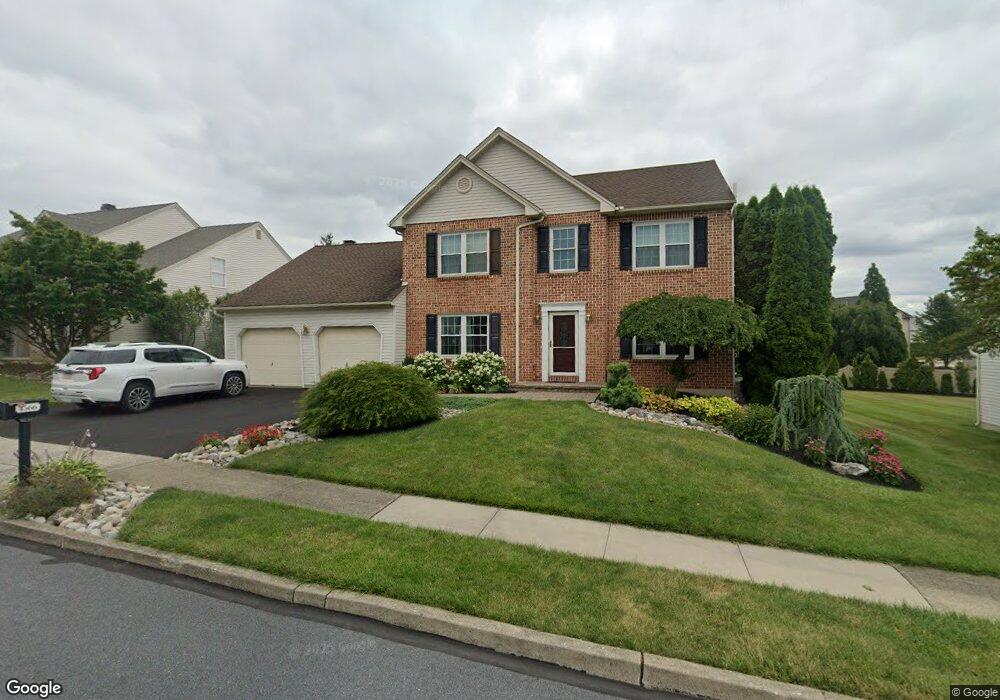 4566 Hoffman Dr, Whitehall, PA 18052 - photo 1