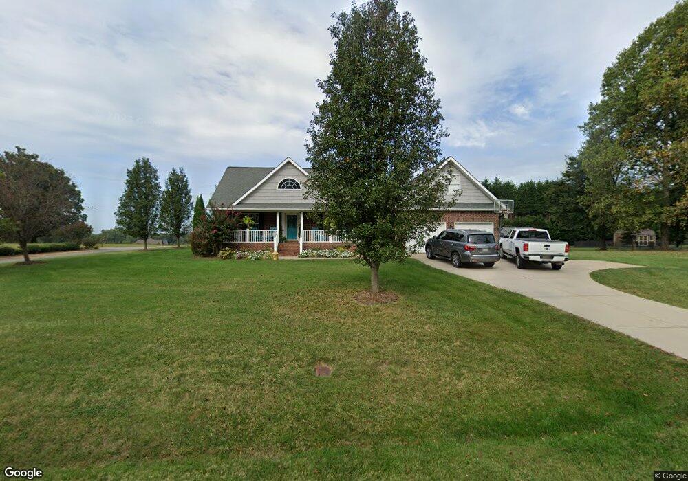 182 Skyland Dr, Statesville, NC 28625 - photo 1