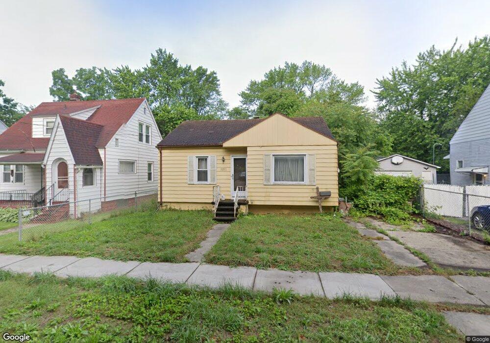 1311 Maplewood Ave, Flint, MI 48506 - photo 1