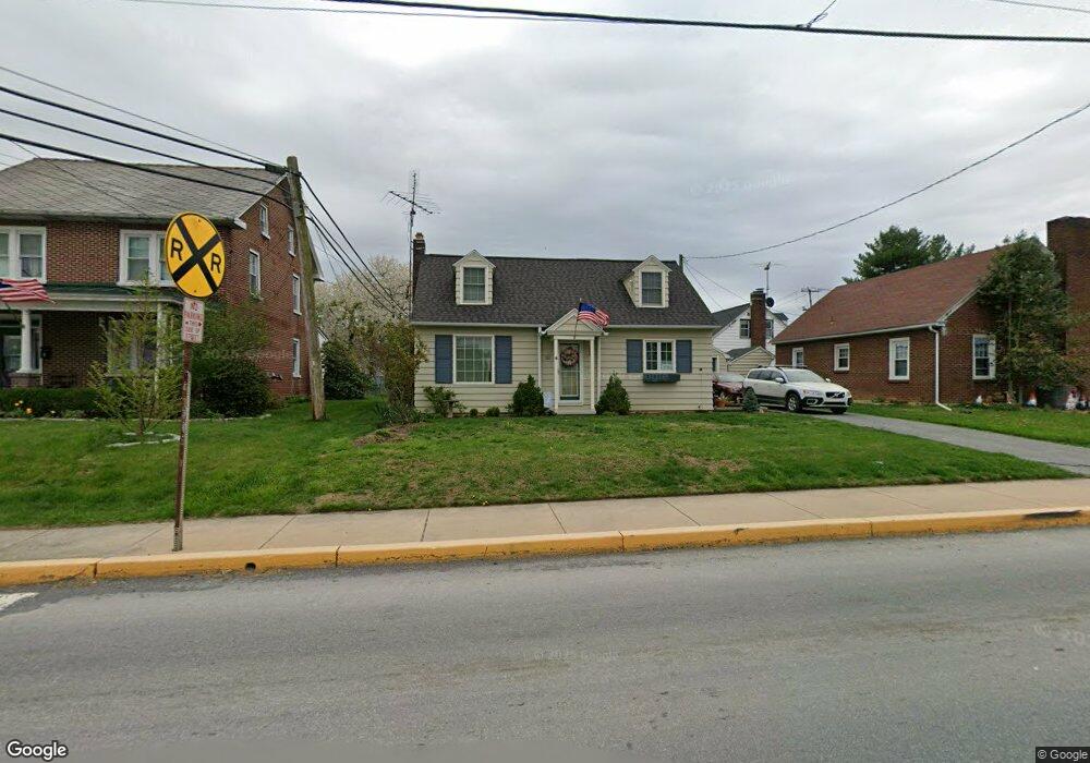 32 S Custer Ave, New Holland, PA 17557 - photo 1