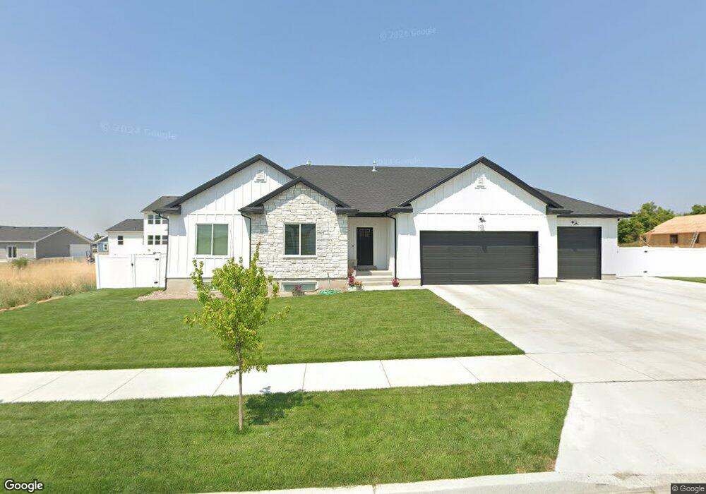 722 W 30 S, Hyrum, UT 84319 - photo 1