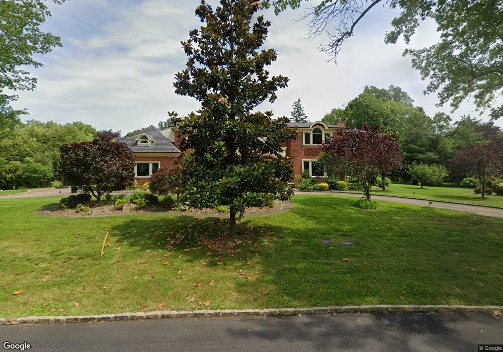 1 Gracefield Dr, Great Neck, NY 11024 - photo 1