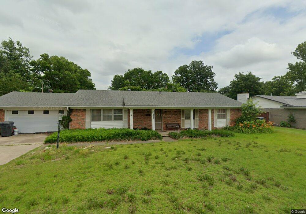 812 Pershing Dr W, Ardmore, OK 73401 - photo 1