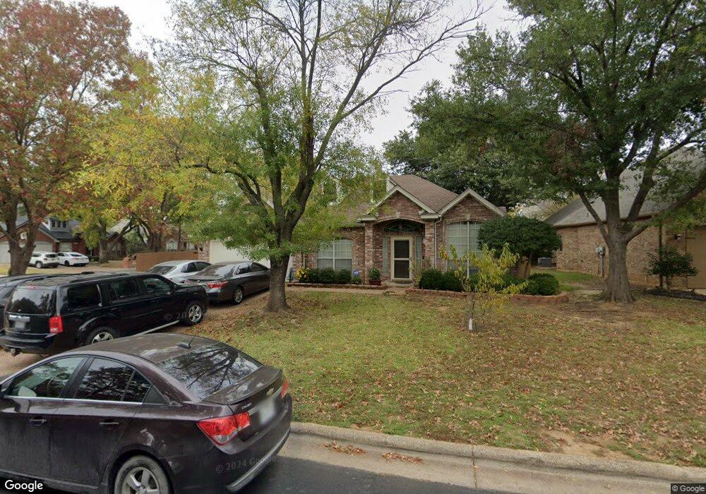 812 Crystal Ln, Hurst, TX 76054 - photo 1