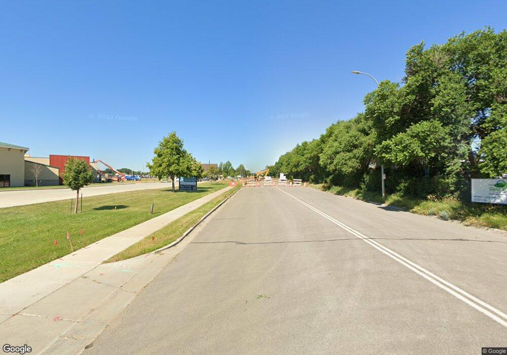 604 26th St W, Williston, ND 58801 - photo 1