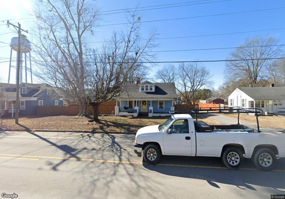 519 W Ridgeway St, Warrenton, NC 27589 - photo 1