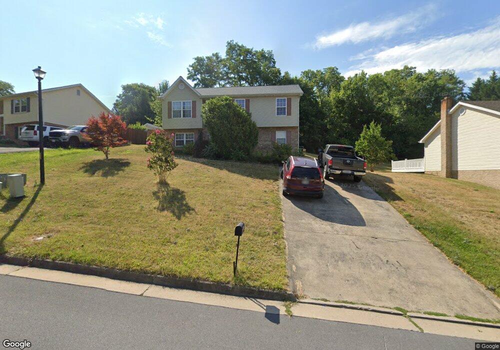 430 E Fairchild Dr, Strasburg, VA 22657 - photo 1