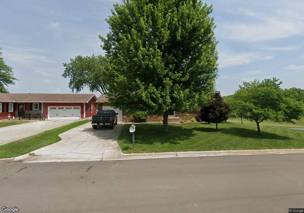 607 Tulip Dr, Three Oaks, MI 49128 - photo 1