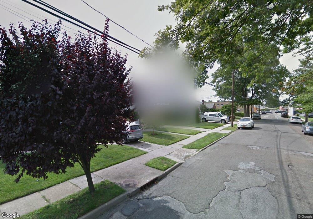 255 Beebe Rd, Mineola, NY 11501 - photo 1