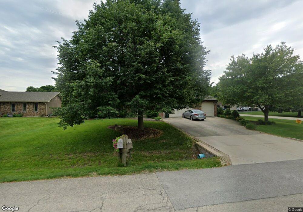 29W345 Mark Dr, Naperville, IL 60564 - photo 1