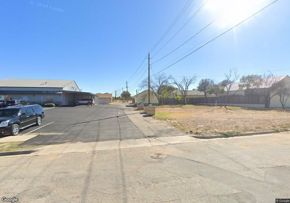 207 W 13th St, Big Spring, TX 79720 - photo 1