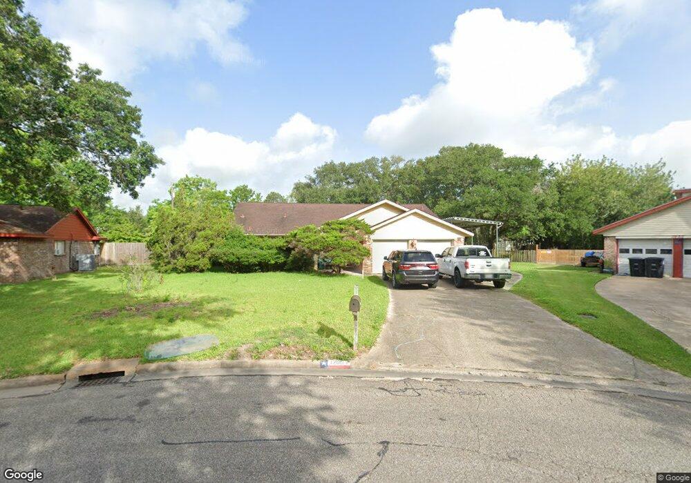 1200 Whitaker St, Alvin, TX 77511 - photo 1