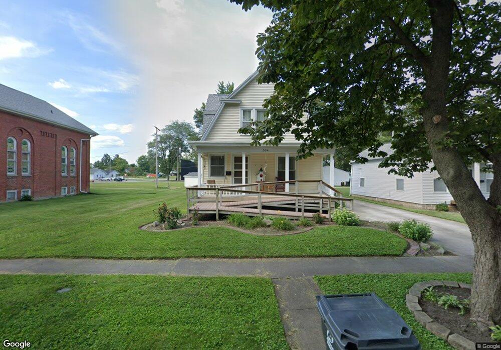 304 E Daggy St, Tuscola, IL 61953 - photo 1