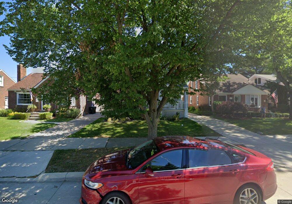 1530 Anita Ave, Grosse Pointe Woods, MI 48236 - photo 1