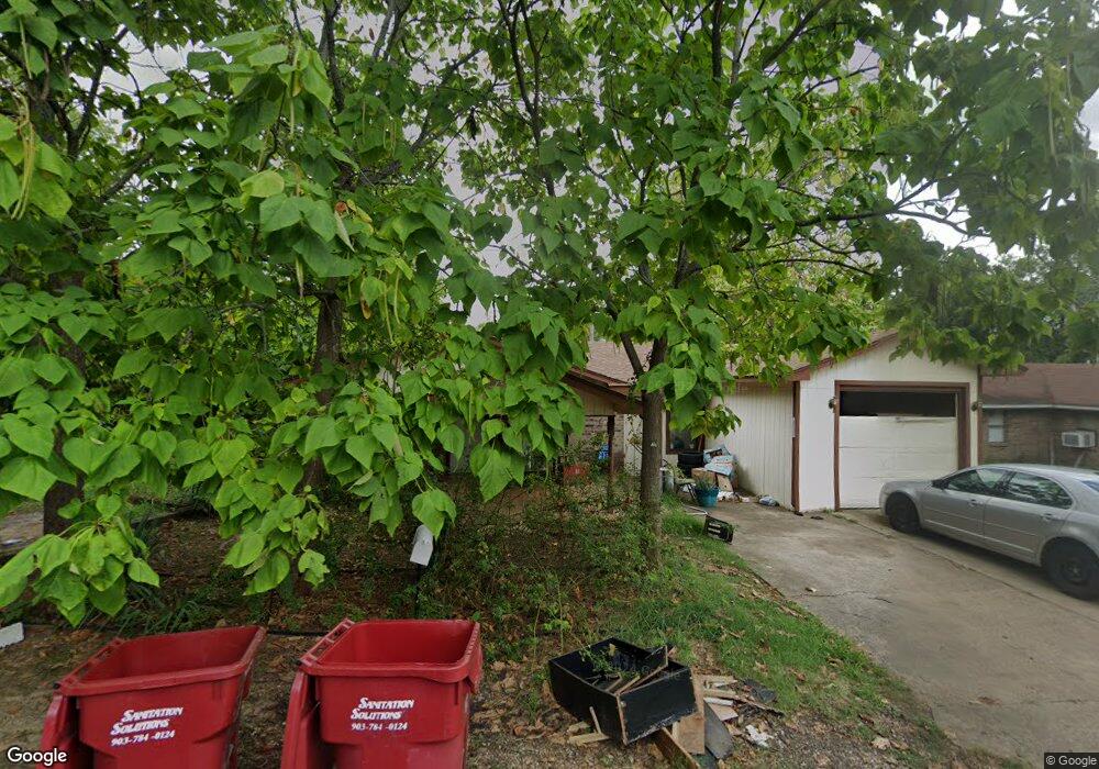 605 N 4th St, Hugo, OK 74743 - photo 1